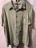Red Macaw Trading Company Men's XL Green Button Up Shirt with Subtle Geometric Pattern
100% rayon
#menswear #geometric
