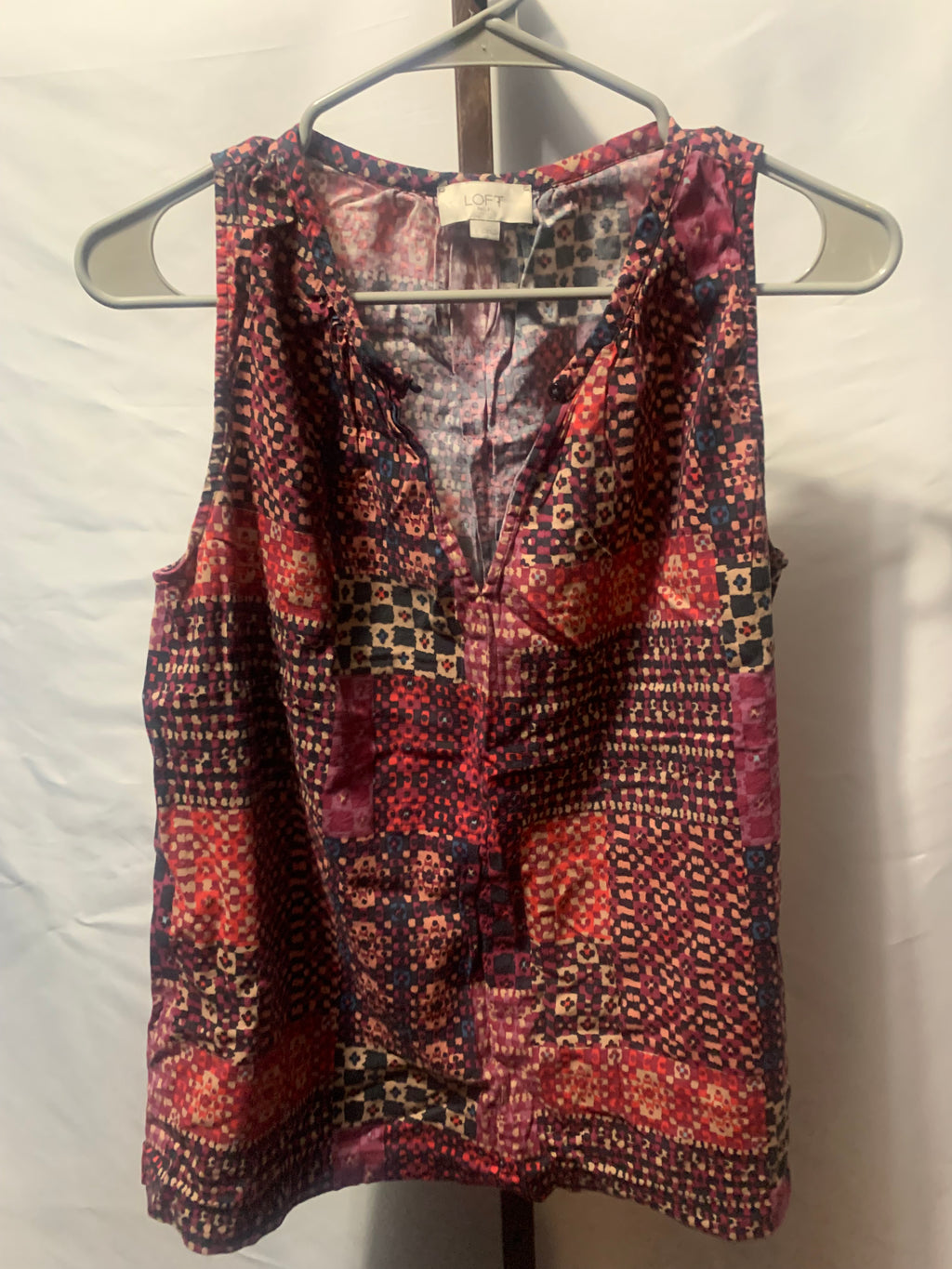 LOFT sleeveless split-neck shell blouse