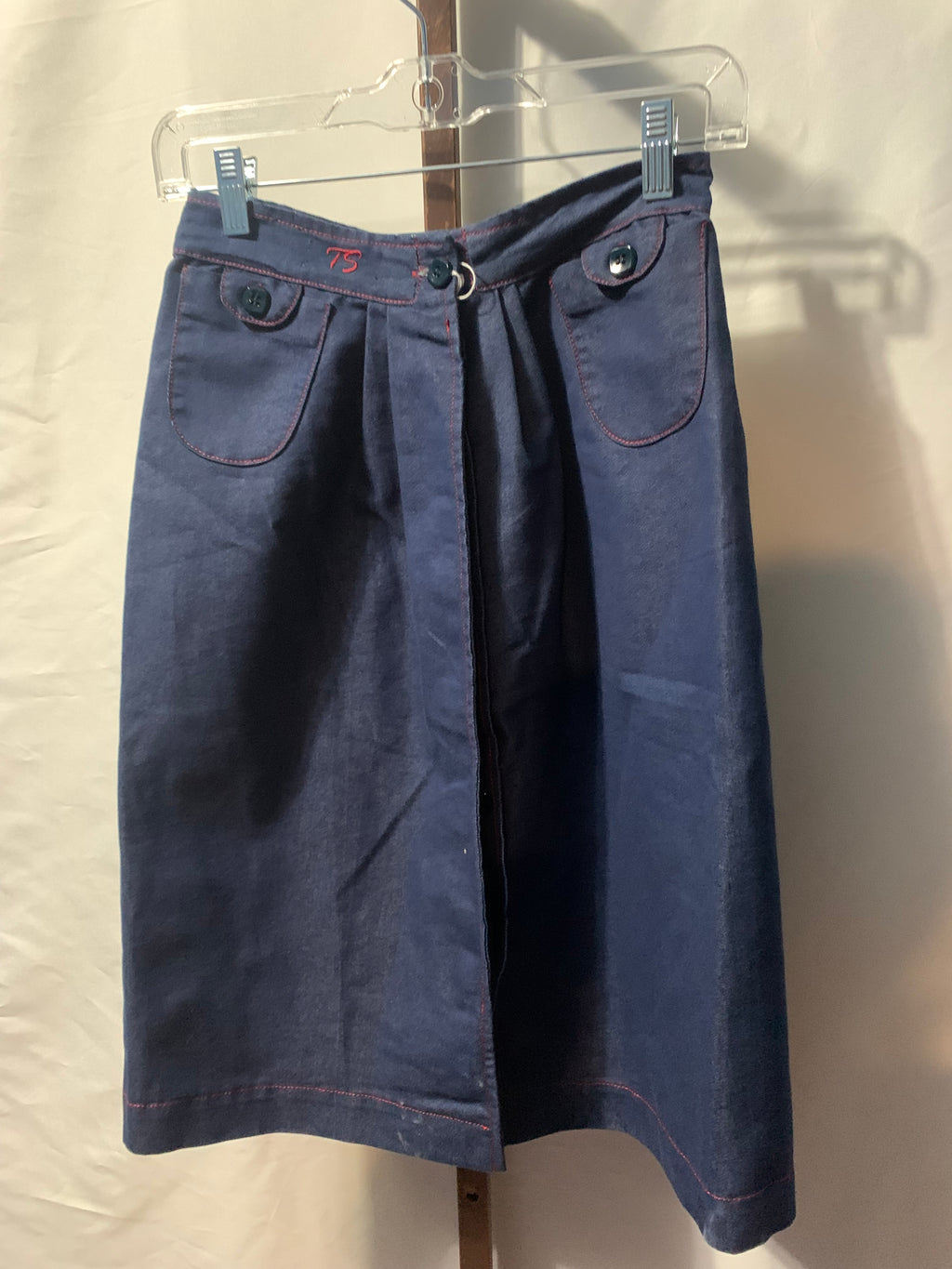 TShirterie navy blue cotton, polyester & tencel midi skirt with red stitching and button detail #midi #buttondetail