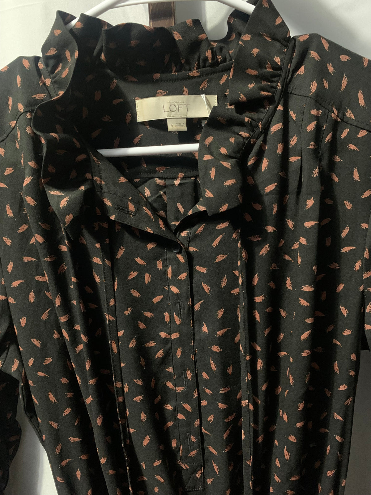 LOFT black dress with small brown leaf-like print, size 6 #workwear #professional