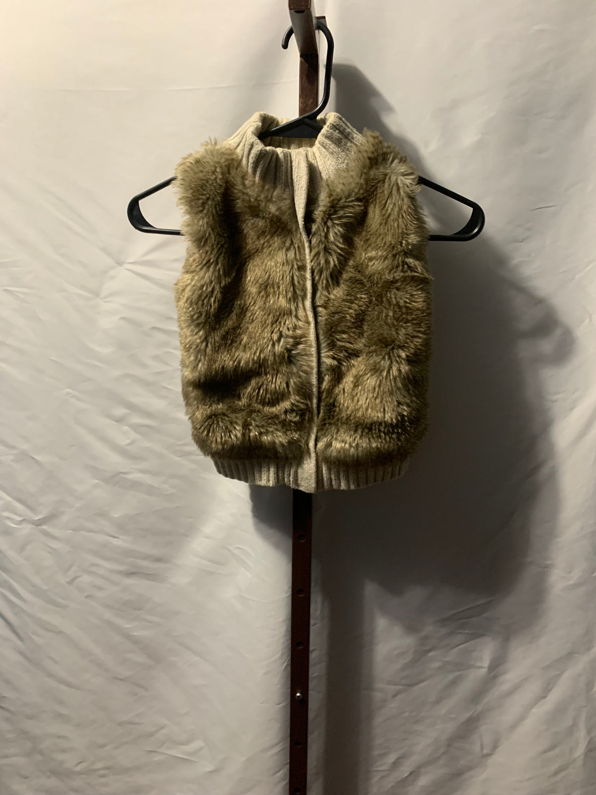 Gap Kids XS (4-5) Faux Fur Vest