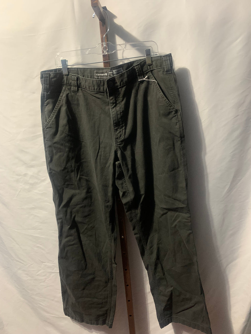Carhartt Men's 38x32 Relaxed Fit Pants
Dark gray, relaxed fit, workwear, durable, straight leg, utility, rugged, casual, outdoor, durable fabric #workwear #utility