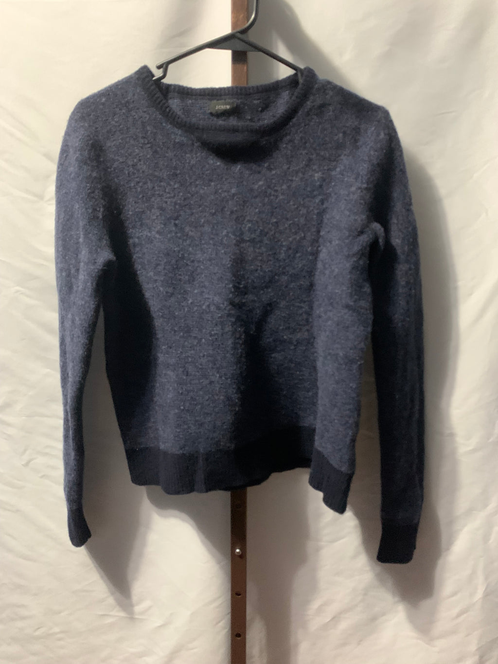 J.Crew navy blue sweater #jcrew #preppy