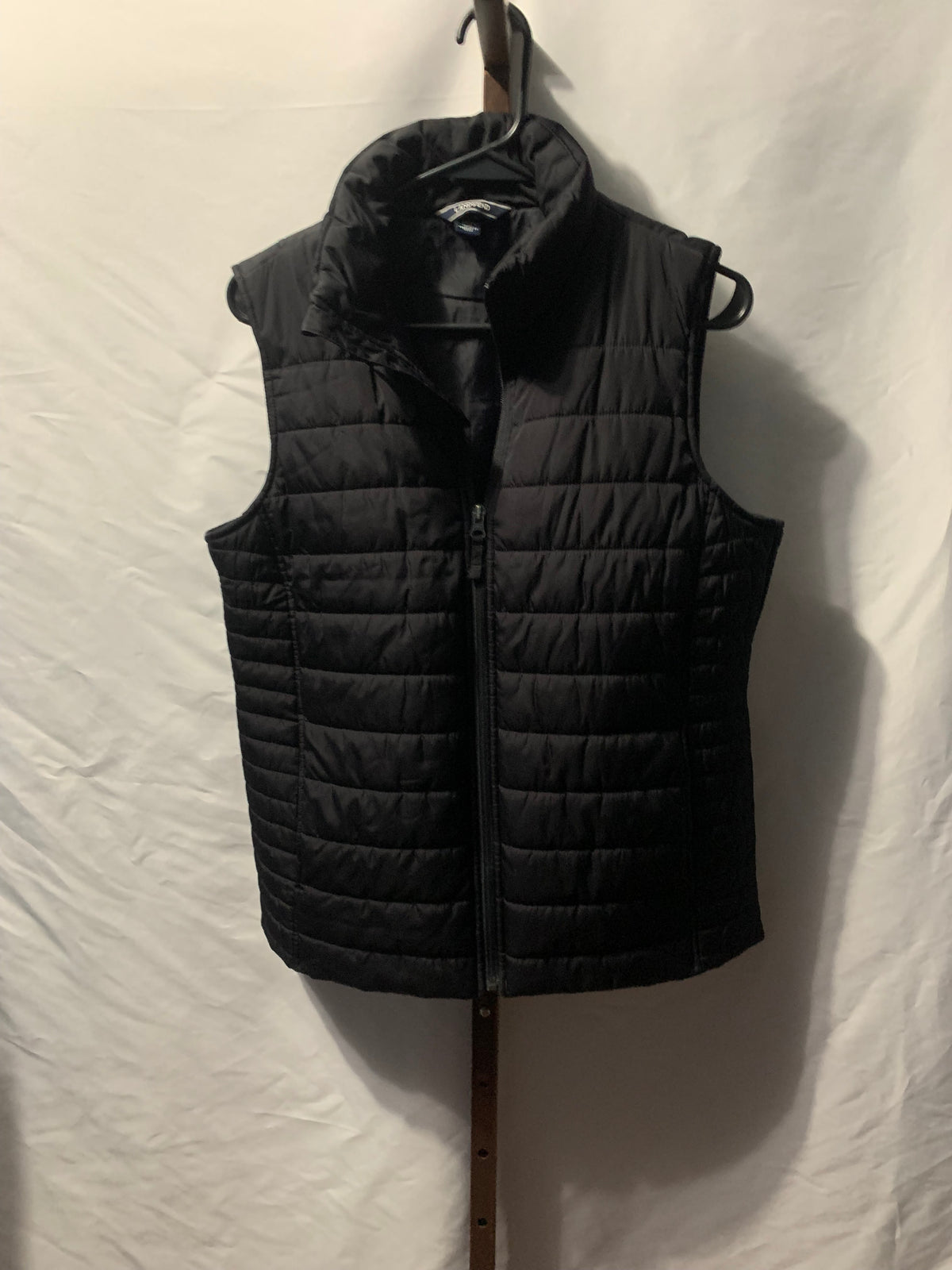 Black small Lands' End puffer vest with horizontal quilting #gilet #outerwear