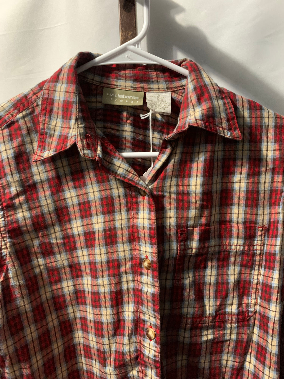 Liz Claiborne red, beige and white plaid cotton button-up shirt in a S #plaid