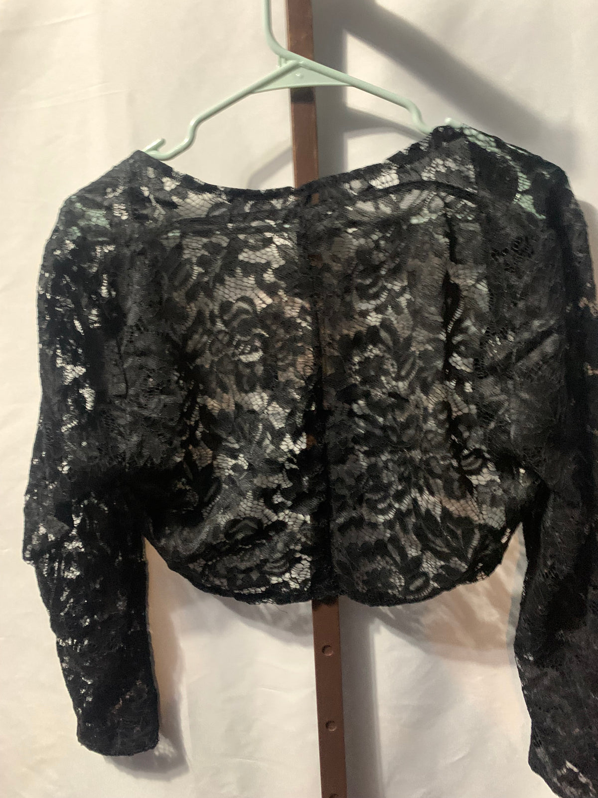 Black lace long sleeve crop top with floral design, size XL #goth #grunge