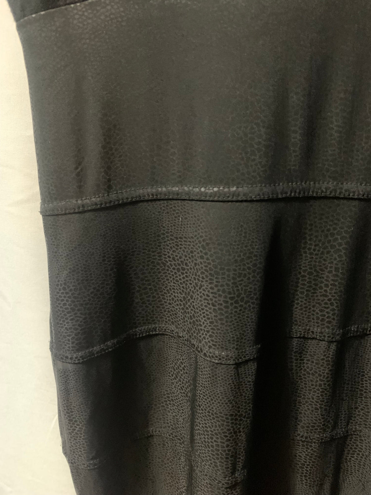 Black polyester & spandex mini dress with V-neckline and cap sleeves, size 8 #mini #vneck