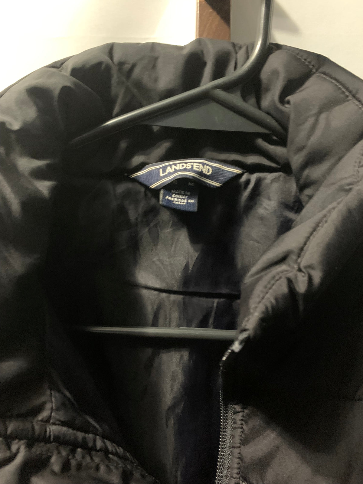 Black small Lands' End puffer vest with horizontal quilting #gilet #outerwear