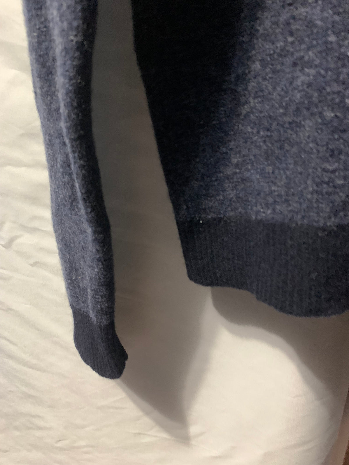 J.Crew navy blue sweater #jcrew #preppy