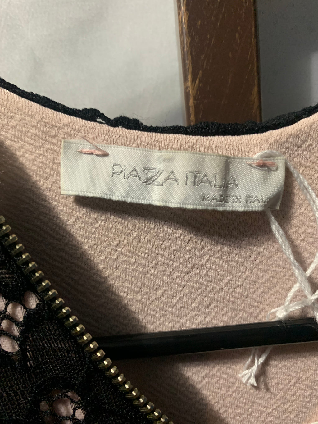 Piaza Italia Black lace dress with floral pattern and zipper detail #lace #floral

Made in Italy