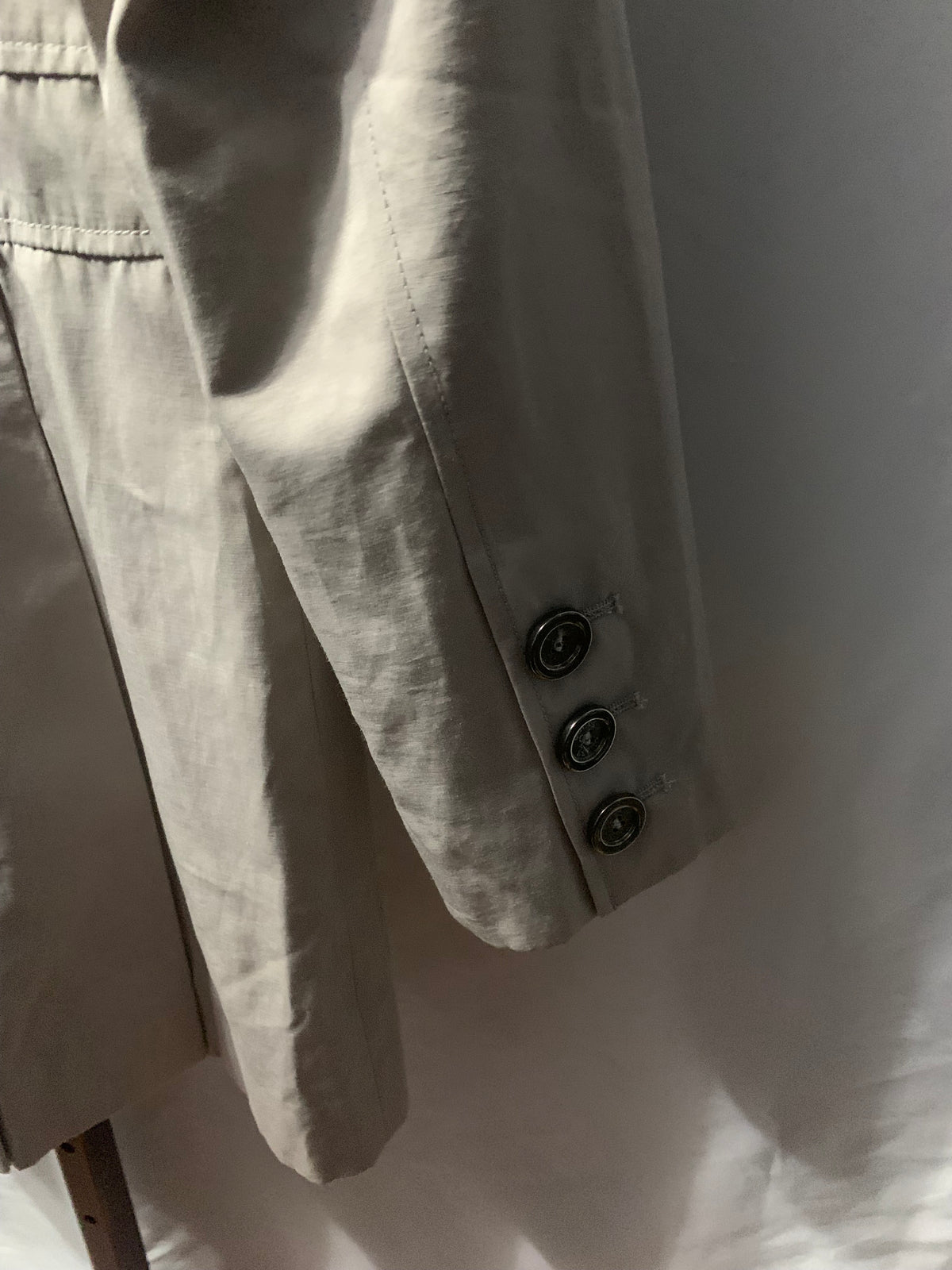 Guess beige trench coat with buttons, size M #trench #guess