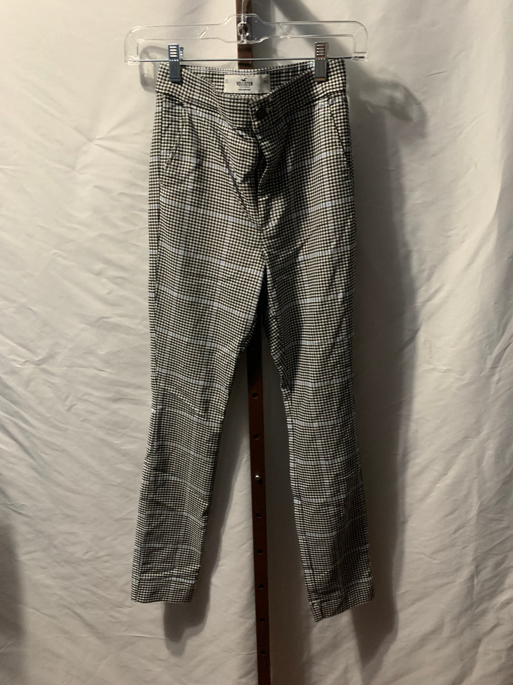Hollister Co. ultra high rise white/black houndstooth pants in XS