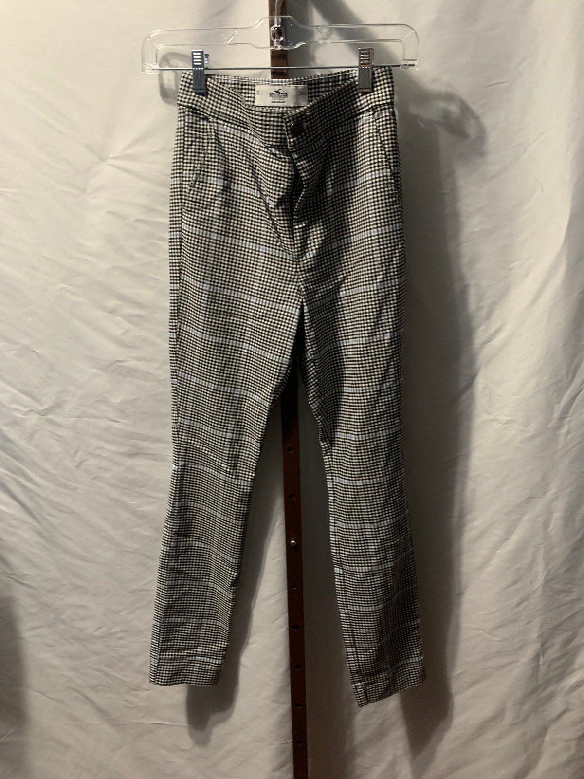 Hollister Co. ultra high rise white/black houndstooth pants in XS