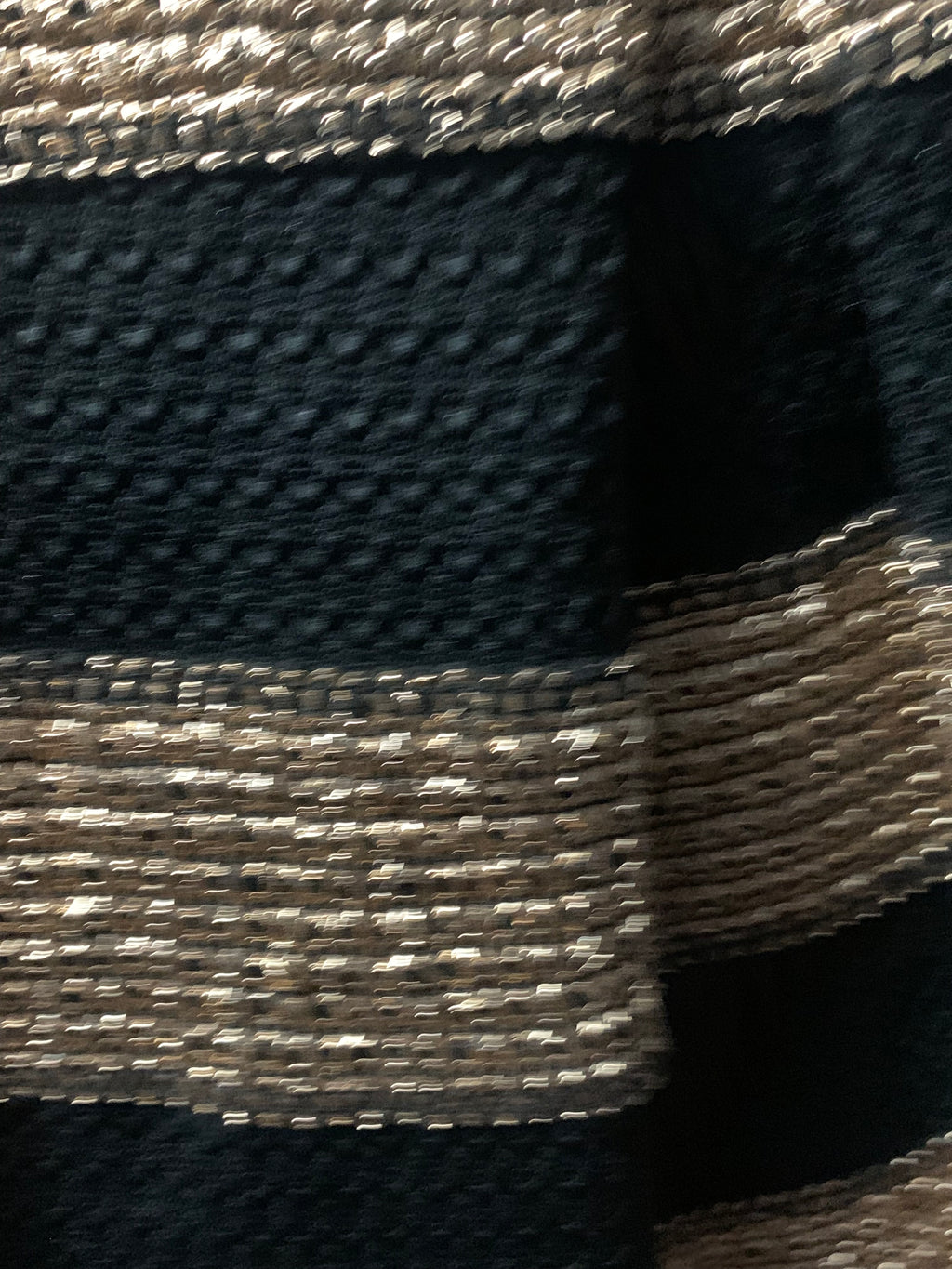 Black and gold horizontal striped mini skirt with zipper closure #glamour #party