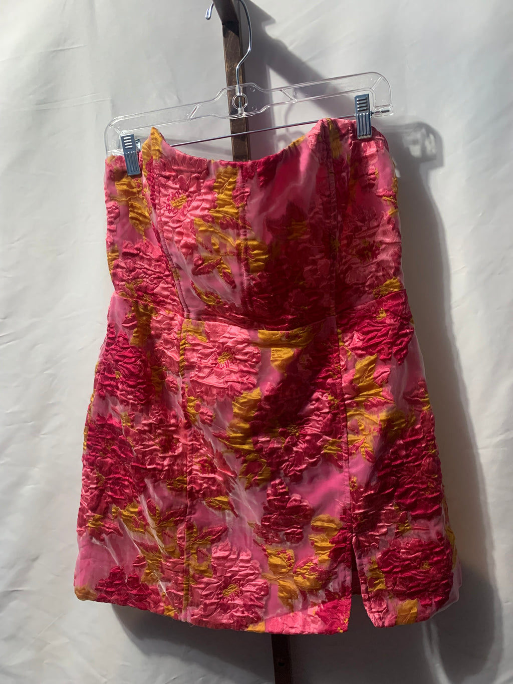 Showpo pink and gold floral mini dress with zipper back #floral #mini
