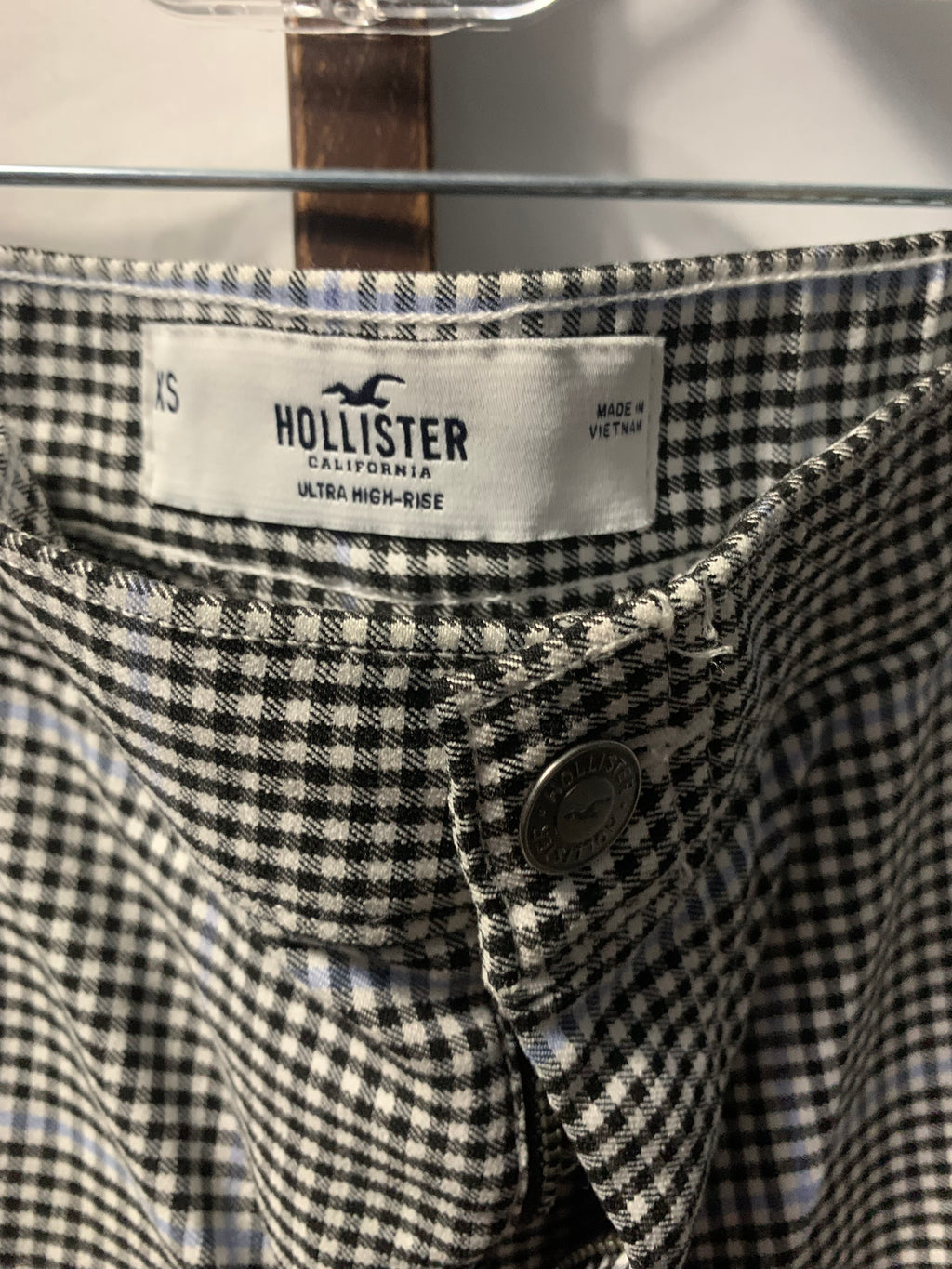 Hollister Co. ultra high rise white/black houndstooth pants in XS