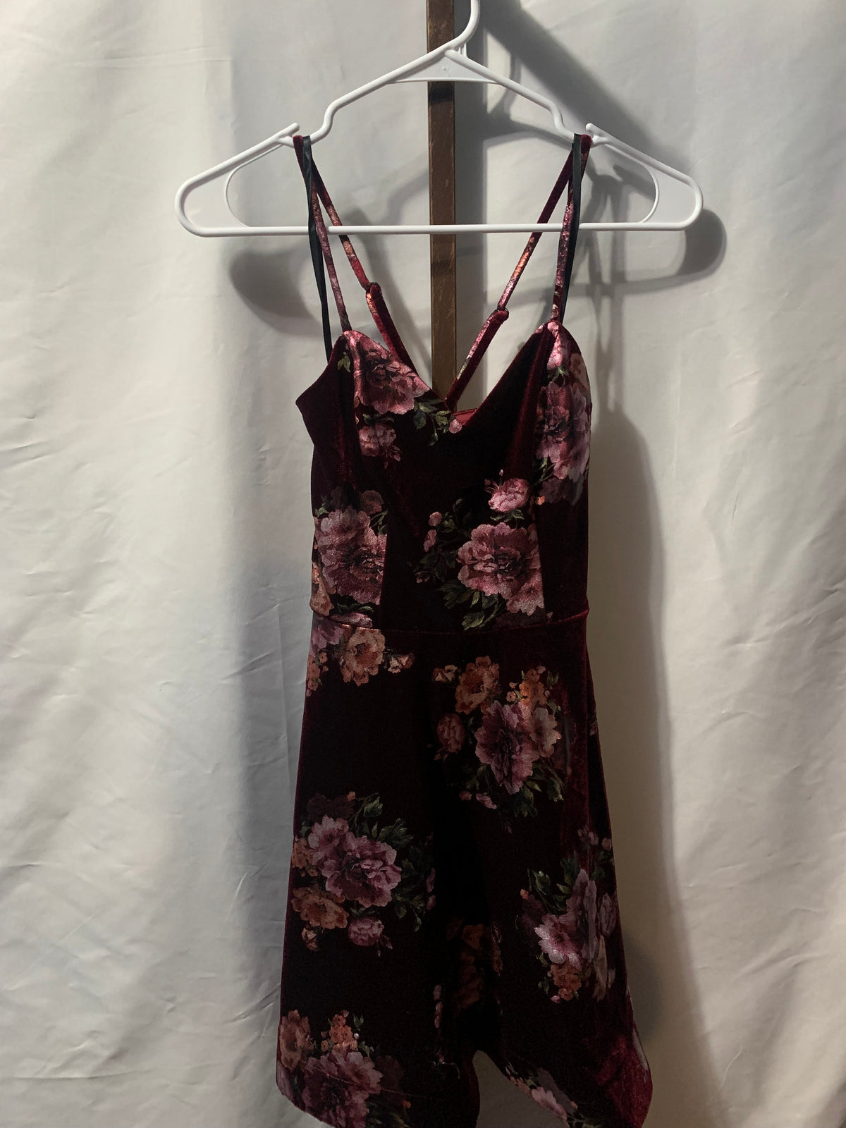 BCX burgundy floral mini dress with pink and purple flowers, size XS #floraldress #mini