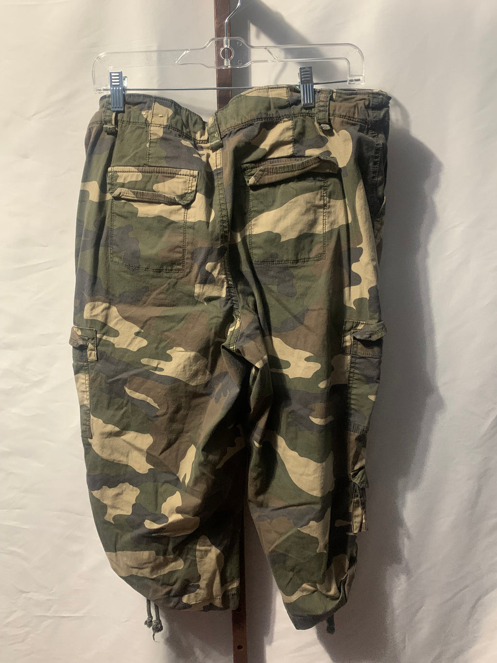 Fashion Bug Camo Cargo Pants
Size: 16W
#cargo #military