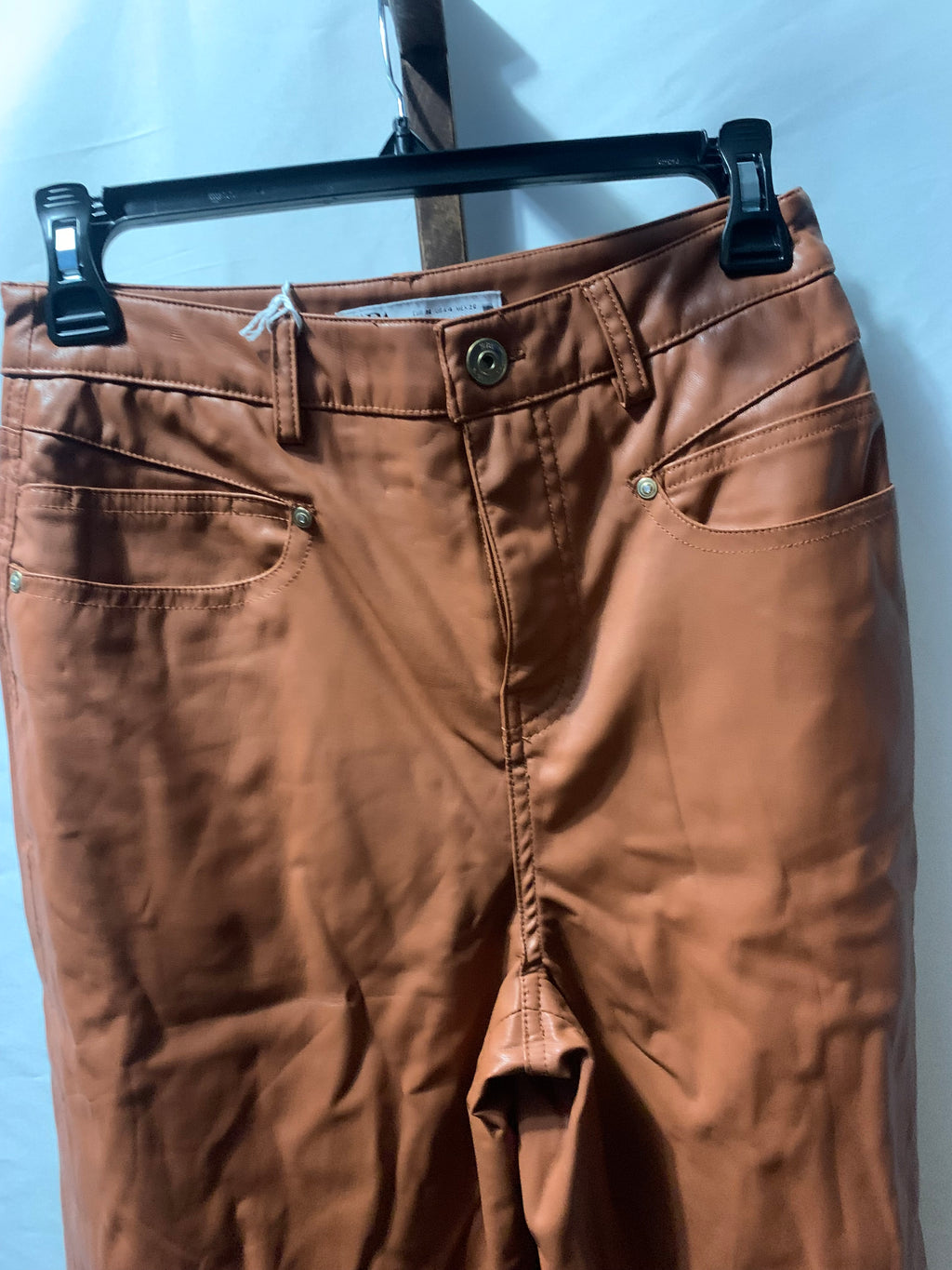 Zara brown faux leather pants in a US 4 #leatherpants #designer