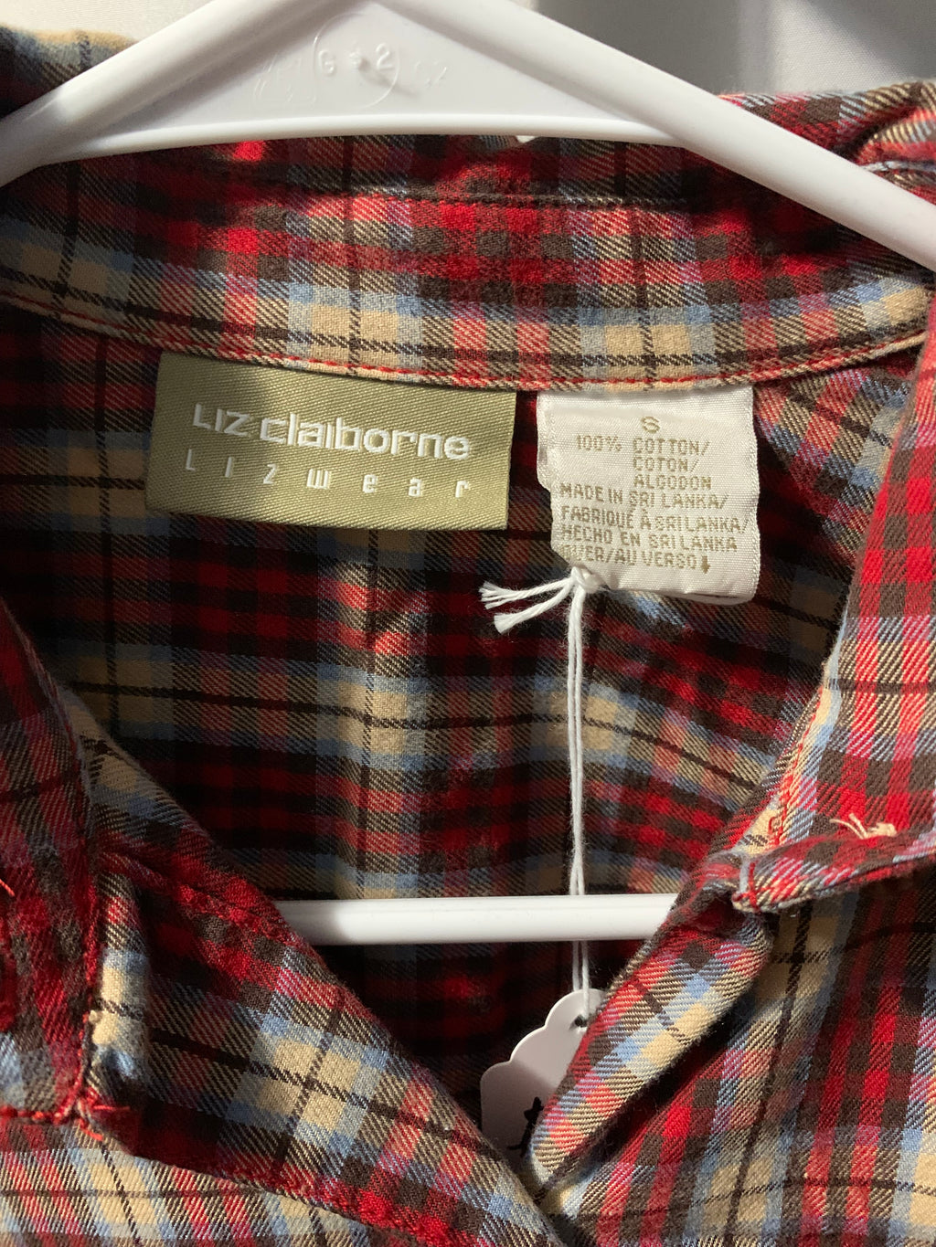 Liz Claiborne red, beige and white plaid cotton button-up shirt in a S #plaid