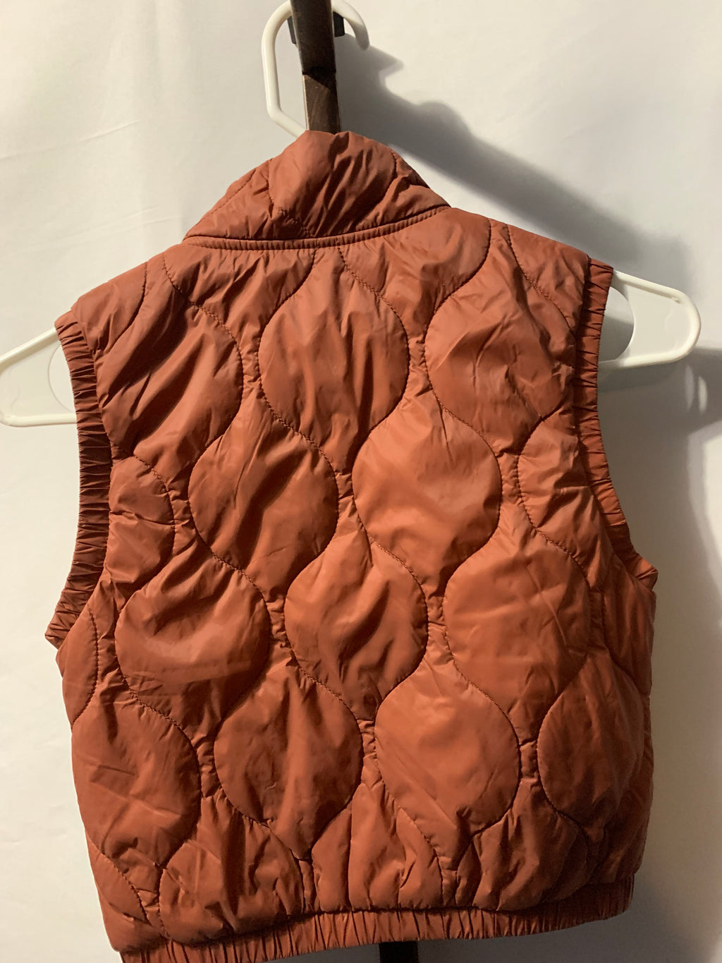 Kids Quilted Puffer Vest
Size: S
Color: Rust
Old Navy 

#puffer