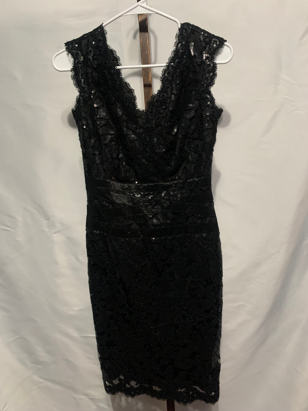 Tadashi Shoji Black Paillette Sequin Lace Sheath Dress Size 6 V-Neck Cocktail