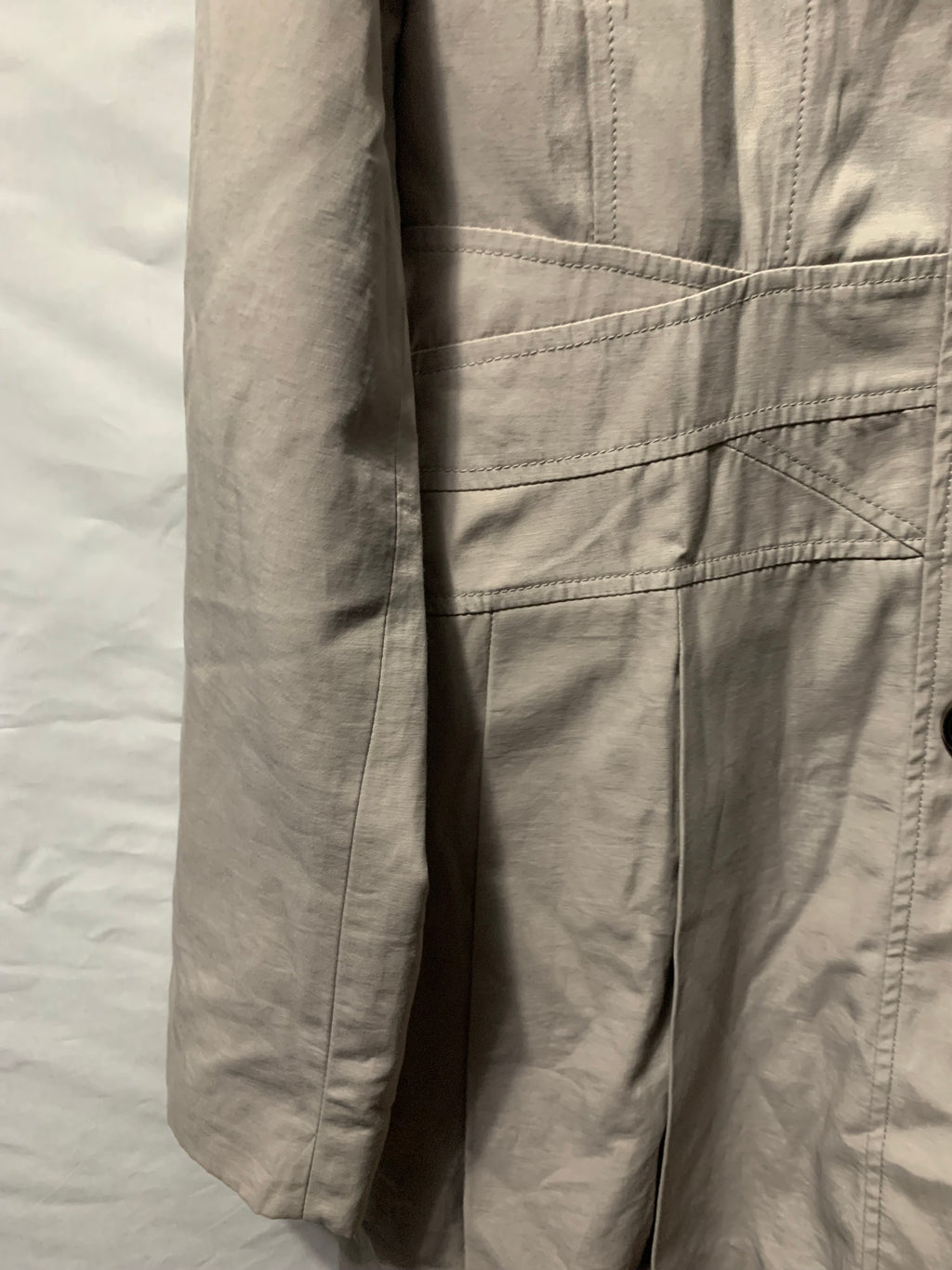 Guess beige trench coat with buttons, size M #trench #guess