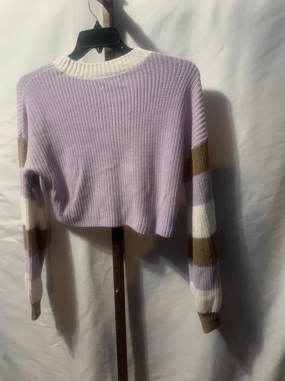 Hollister California Size Small (S) Women's cropped knit sweater / pullover knit.