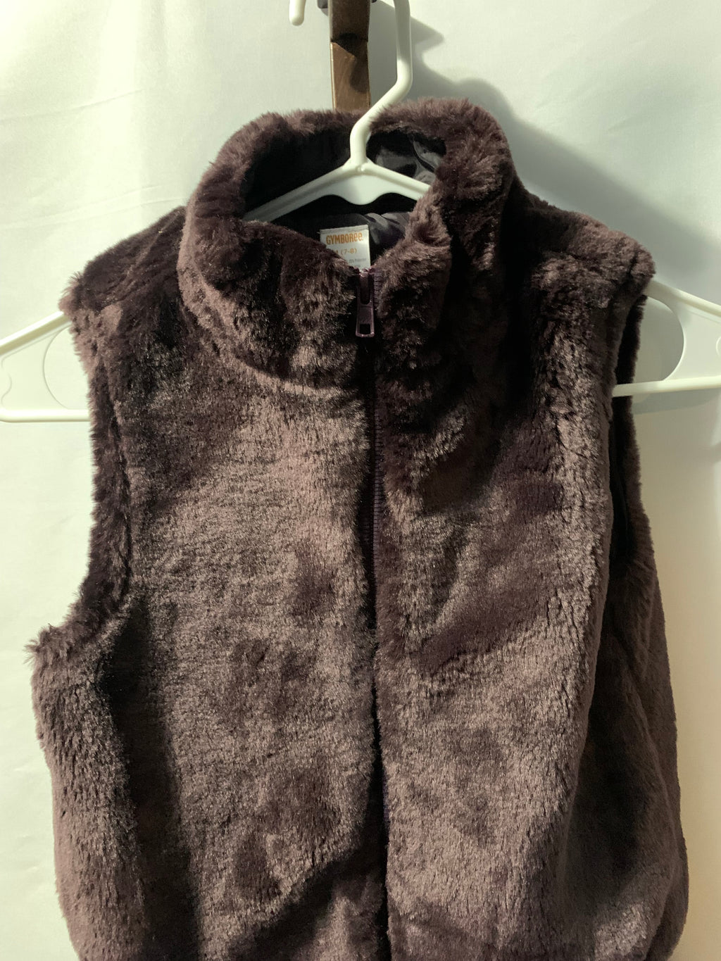 Gymboree girls brown faux fur vest in size M (7-8). Acrylic & polyester blend. #gymwear #vest
